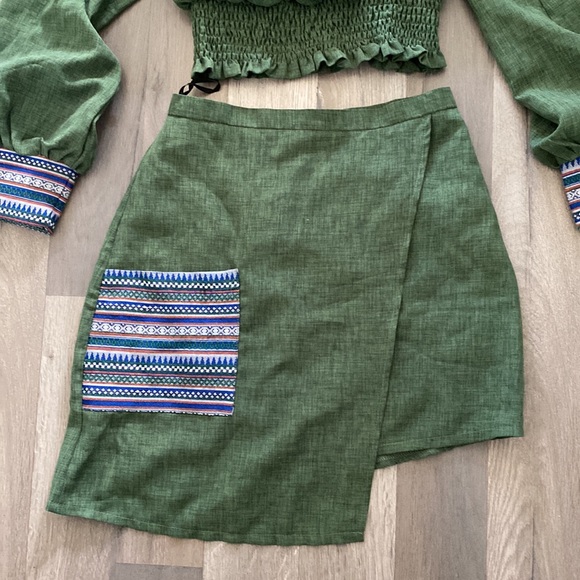 Two piece set - Picture 2 of 6